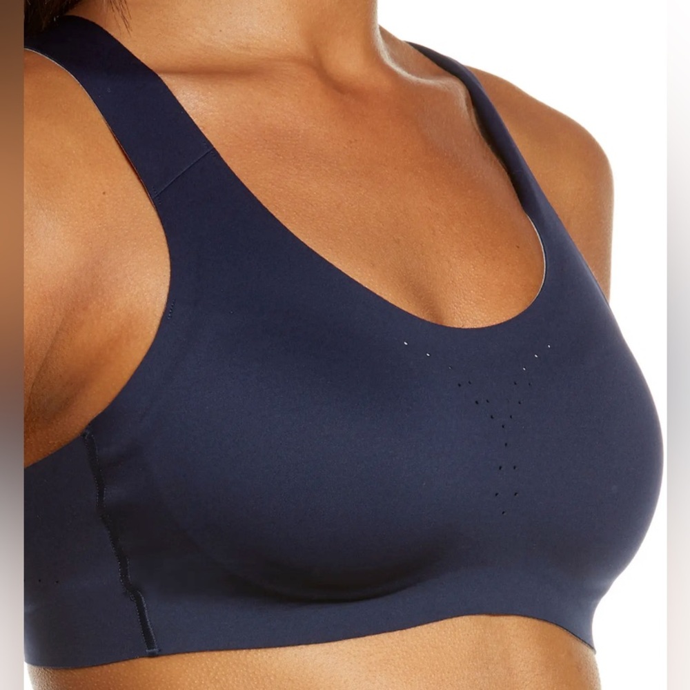 Seamless Navy Sports Bra - Comfortable Support
